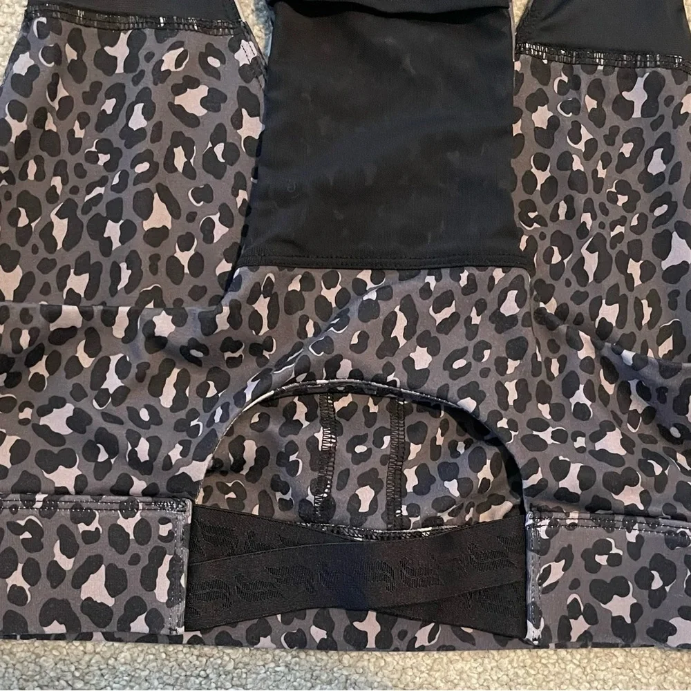 Fabletics Sports Bra Gray & Black Cheetah Print L - Picture 4 of 6
